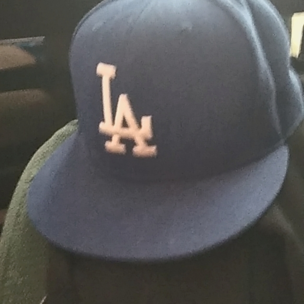 Boonbox specker and L.A cap 🧢 men $100.